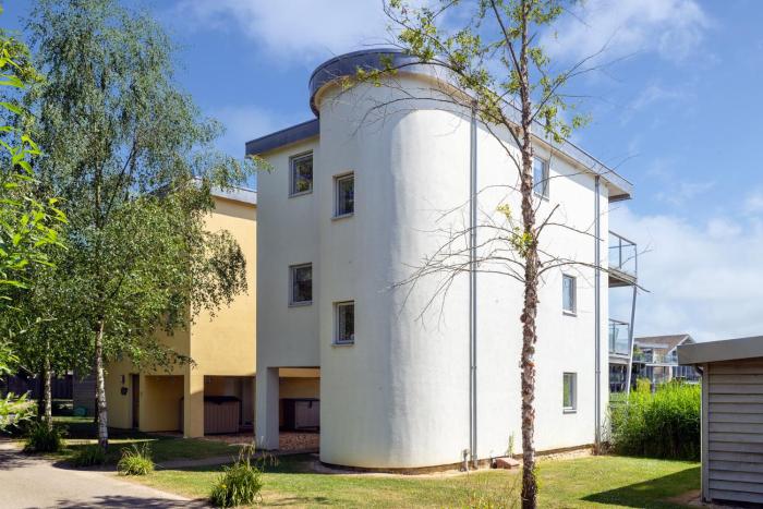 Lake Lodge HM10 Lower Mill Estate Cotswolds