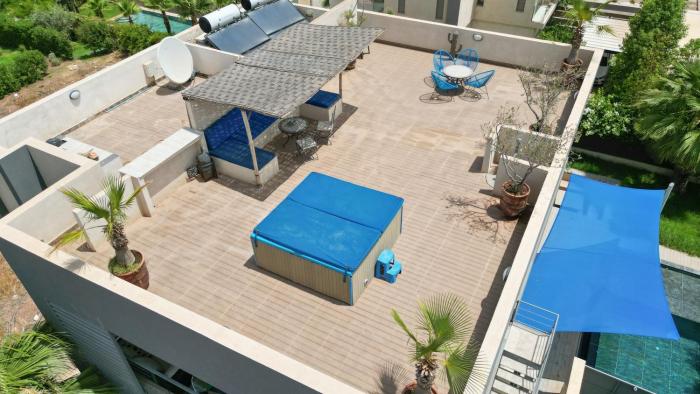 Appartement rooftop avec piscine , jacuzzi & fibre Noria Golf