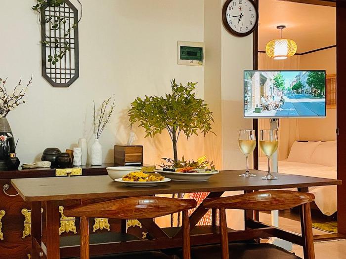 #New #Traditional mood #Line2 Sillim station walk 10min, Hongdae Gangnam 20min #3Bed 3AC Netflix #쉼온유 stay