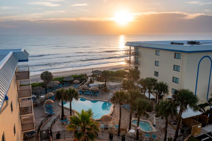 Las Olas Beach Club of Satellite Beach