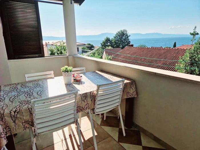 Small appartment with astonishing seaview, few minutes from beaches