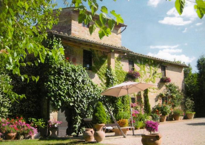 TENUTA SOSPESA - Exclusive Villa, Pool & Party Barn near Tuscany