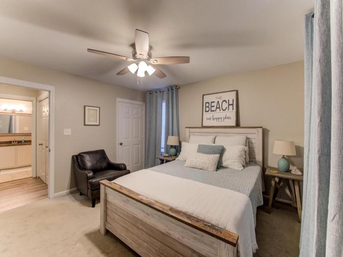 Full Condo w Pool & Gym, Sleeps 4
