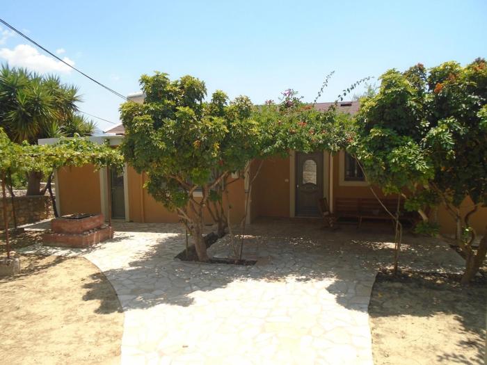 Tsikena Sweet Home Metaxata