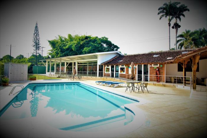 Casa Campestre con piscina privada a 8 minutos de Ukumari