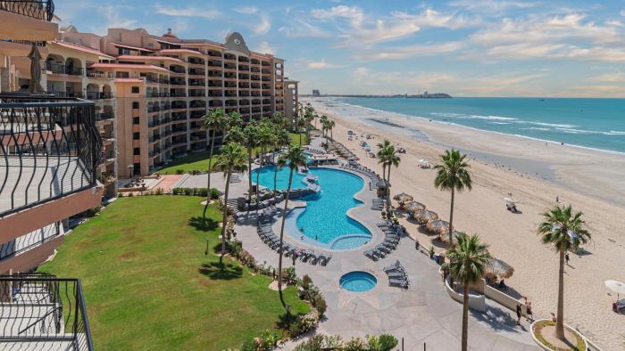 Nicely Decorated Oceanfront