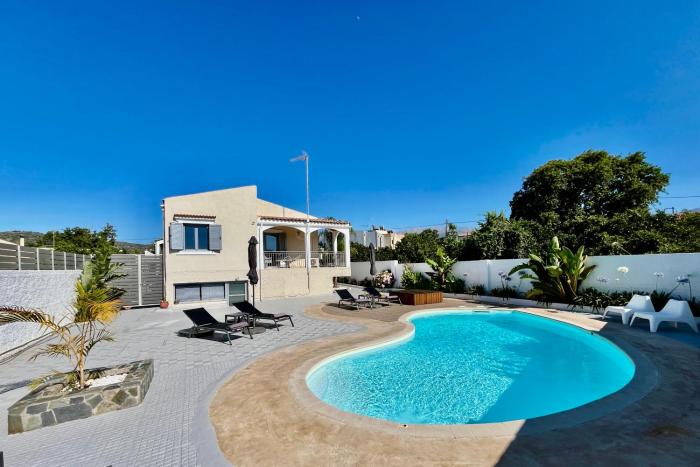 Villa Elena - Private Villa in the heart of nature