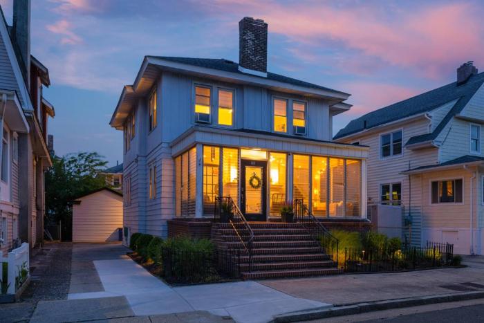 Designer 5BR Beach House + Parking, Steps to Ocean