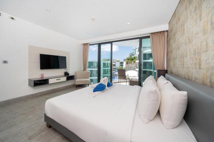 Private apartment at Twin Sands near Merlin beach