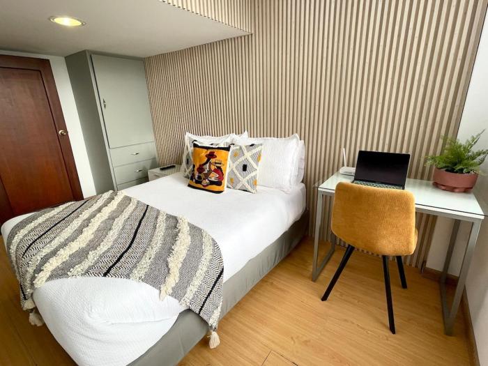 Mini Suite with Patio! Centrally located toof Quito