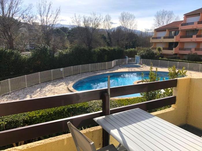 Appartement à Argelès-sur-Mer, 45 personnes, piscine, parking - FR-1-837-45