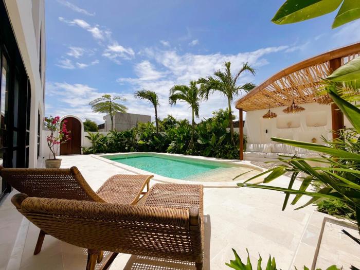 Chic, modern villa in Seseh