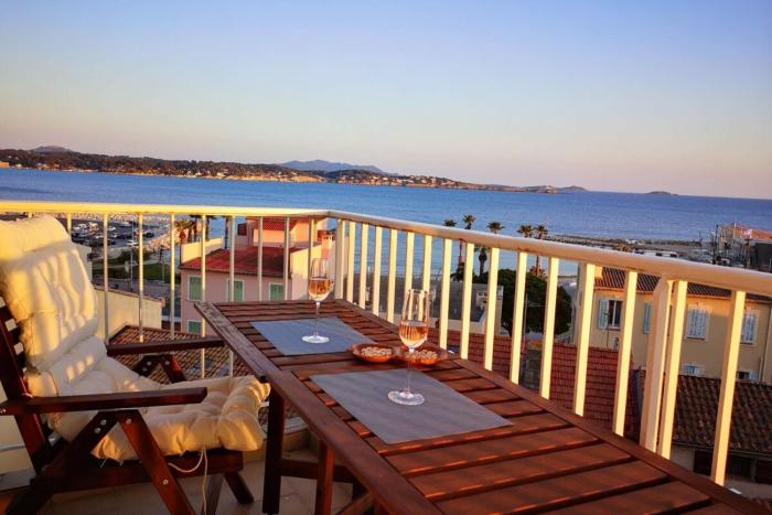 La trouvaille - port et mer grand balcon parking