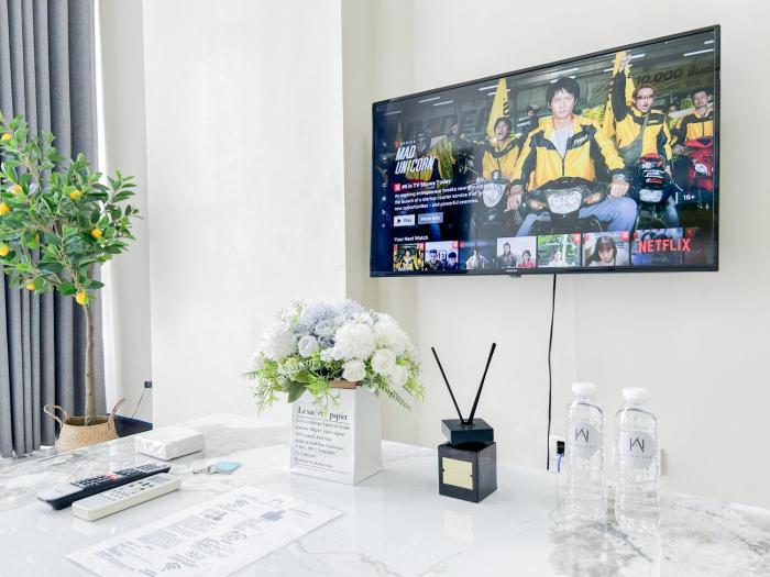 High Ceiling 1BR OPR #7