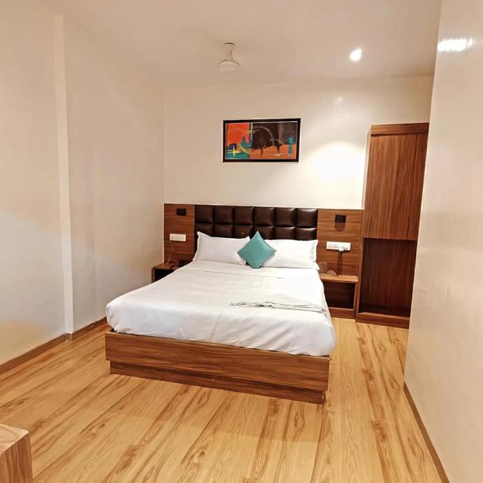 Deluxe Residency Nr- Mumbai International Airport