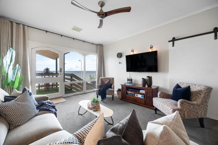 Horizon 235 - Seaview Hideaway on the Esplanade