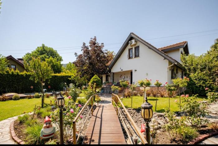 Villa Base Kırkpınar Detached Villa with pool