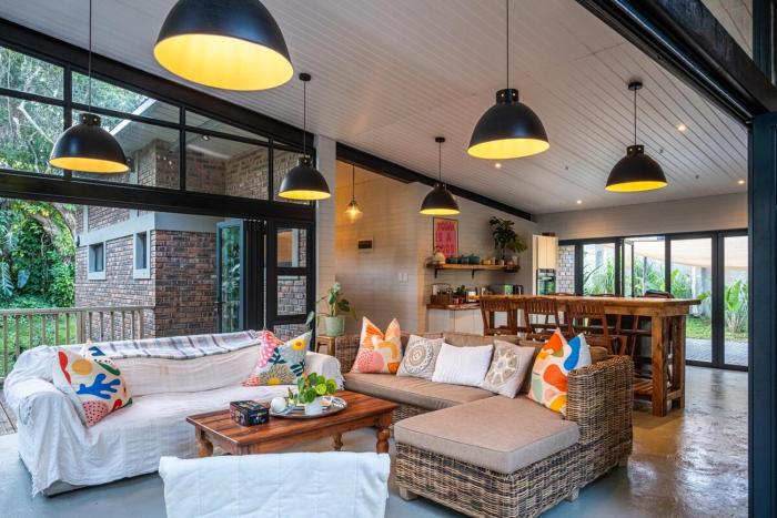 The Broom Shack- Unique family home in South Broom