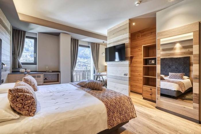 Hotel Fairmounts Plaza Near Delhi Airport IGI