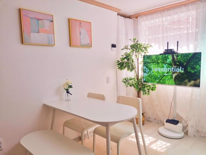 Hongdae Ttasup Stay- 3mins to Hongdae Entrance station