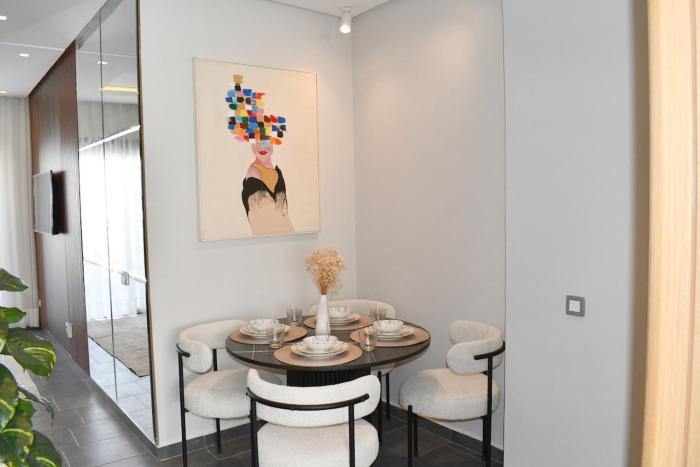 Elegant Apartment with City View