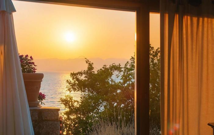 Beachfront Avia Nest - Aspas Getaway