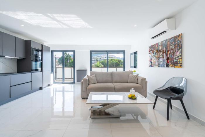 Central 1-Br with Balcony Rue d’Antibes Cannes