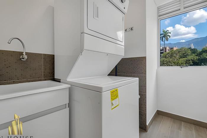 Campestre 704 - Sophisticated Apt with AC & gym