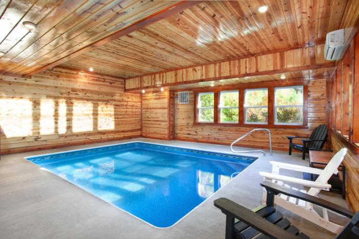 Roaring View Indoor Pool Hot Tub Theater GAMES