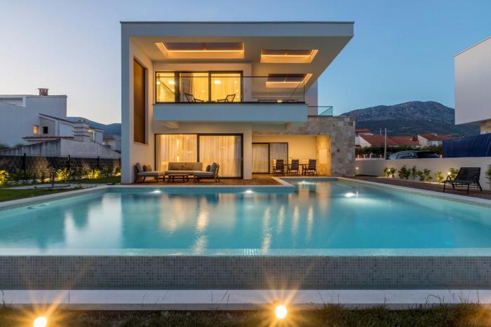 Glamorous Kastela Villa 4 Bedrooms Villa Seafront Paradise Private Pool