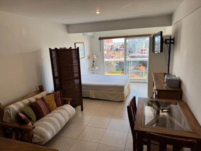 Monoambiente en Playa Varese con vista al mar