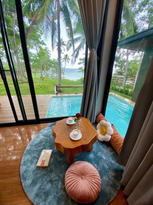 Jako Doma Beachfront Cabana