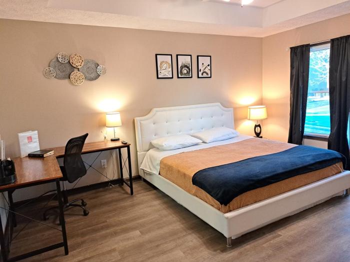 Private Master Bedroom 1, EnSuite Bathroom, Desk, TV