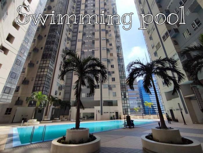 L1 Twin Bed Staycation in Bonifacio Global City