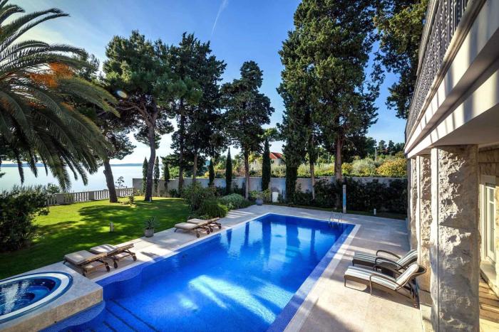 Exclusive Seafront Villa 5 Bedrooms Villa Mestro Outdoor Pool