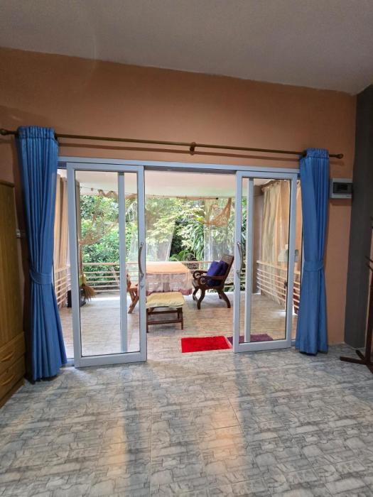 Cozy Modern House, Top Spot