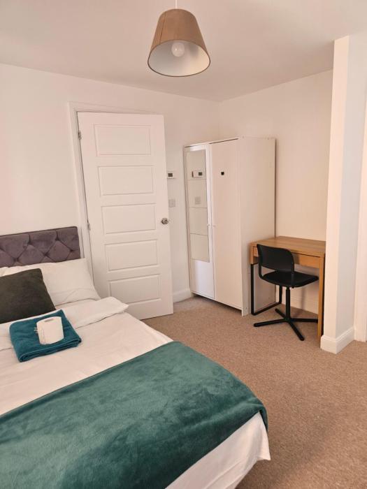 Cosy Ensuite Doubleroom with Private Toilet and Bathroom in central Dartford