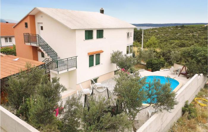 7 Bedroom Stunning Home In Kastel Novi