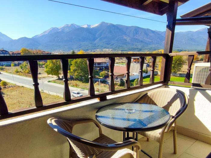 "Mountain Panorama" Private Apartment