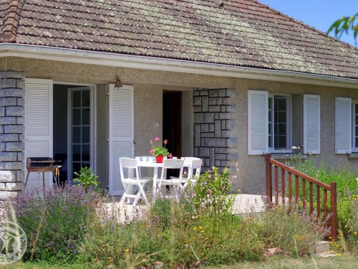 Gîte lumineux avec grand jardin et tennis privé - FR-1-496-362