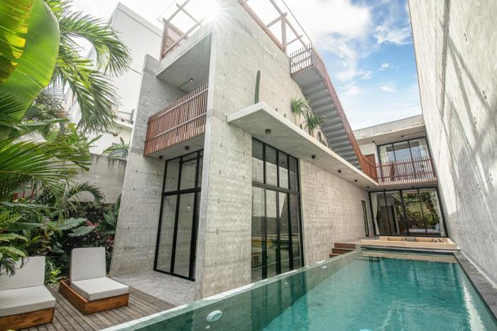 Modern 4BR Canggu Retreat Just 8mins to the Beach