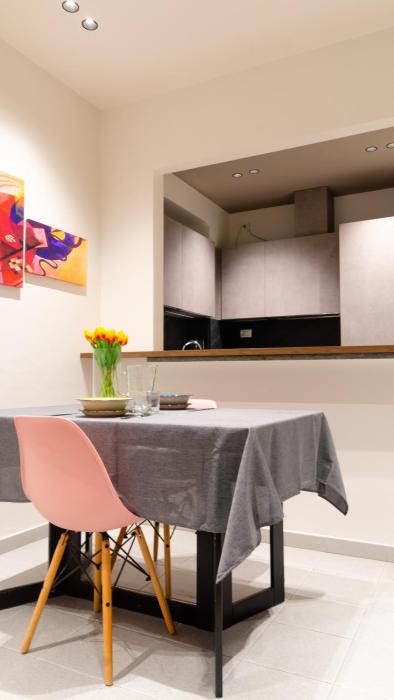 Bertola 17, centrale, stazione by HAPPYHOSTORINO