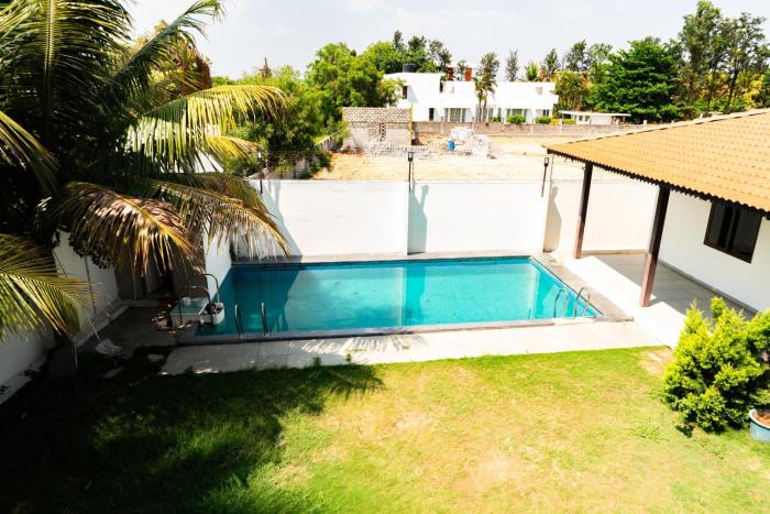 Vedika FarmsPool4BHKGazeboProjectorWi-Fi