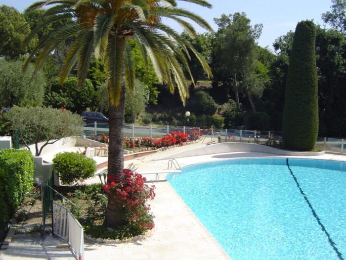 Beautiful tranquil apartment close to the sea