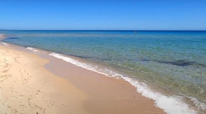 Villa right on the beach a Santa Margherita di Pula for 12 people