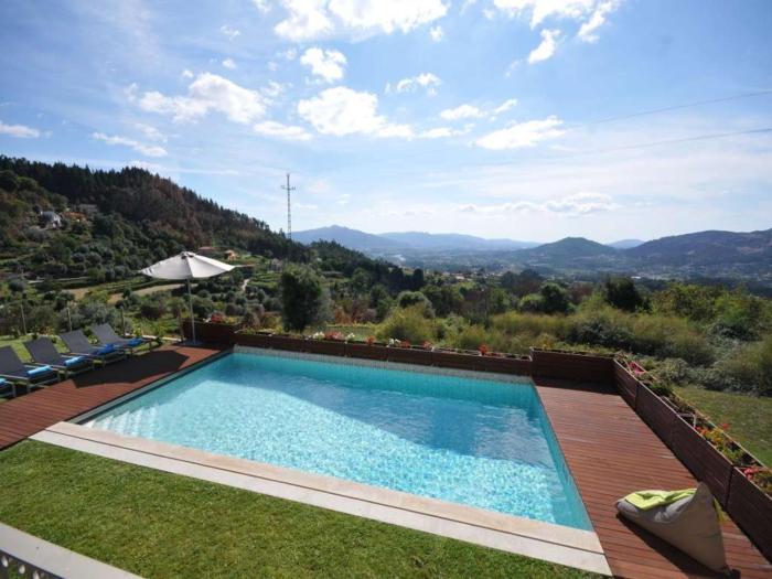 Superb Ponte De Lima Villa 4 Bedrooms Villa Arrincao Sauna