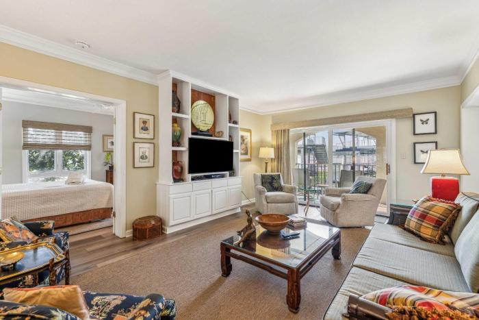 Oceanside Stay - On 18th Hole Near Harbortown