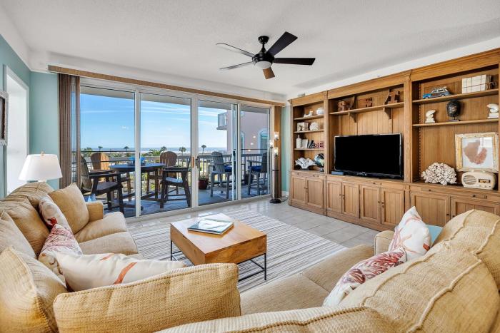 St. Simons Grand #206