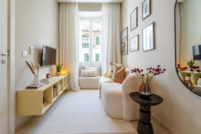 Chic and modern apartment with yard LDEM1-2