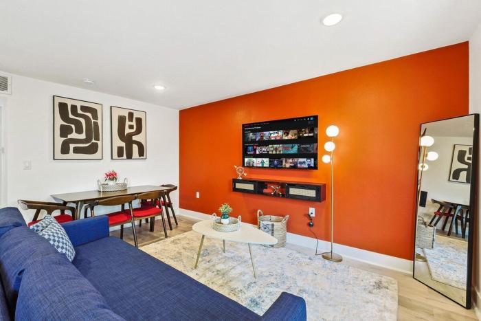 Trendy 1st Floor 1B1B near Dtown Dallas with free Parking